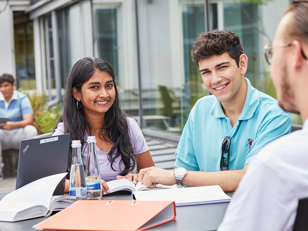 I’m unable to view the image. Could you please provide a brief description of its content so I can craft an appropriate ALT text?